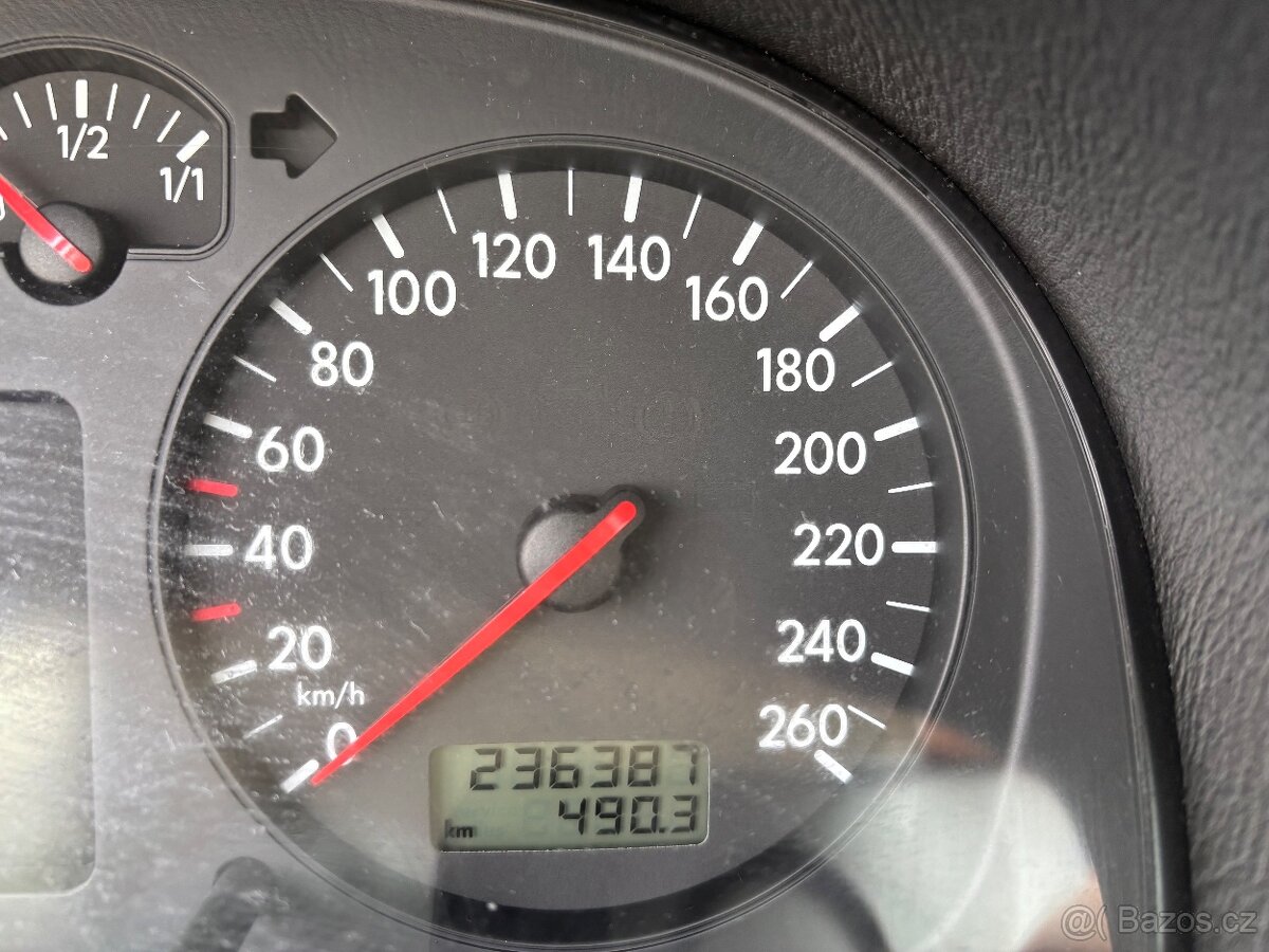 VW Golf IV 1.6i - 18