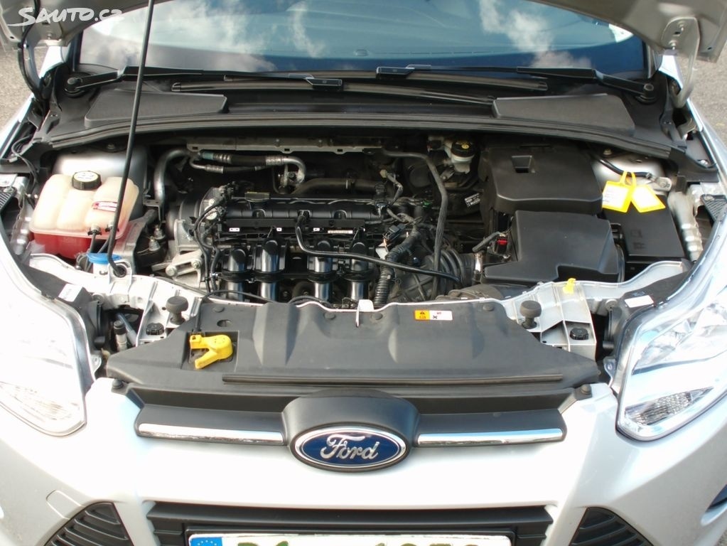 Ford Focus 1,6 16V kombi parksenzory,vyhřív sedadla,serviska - 18