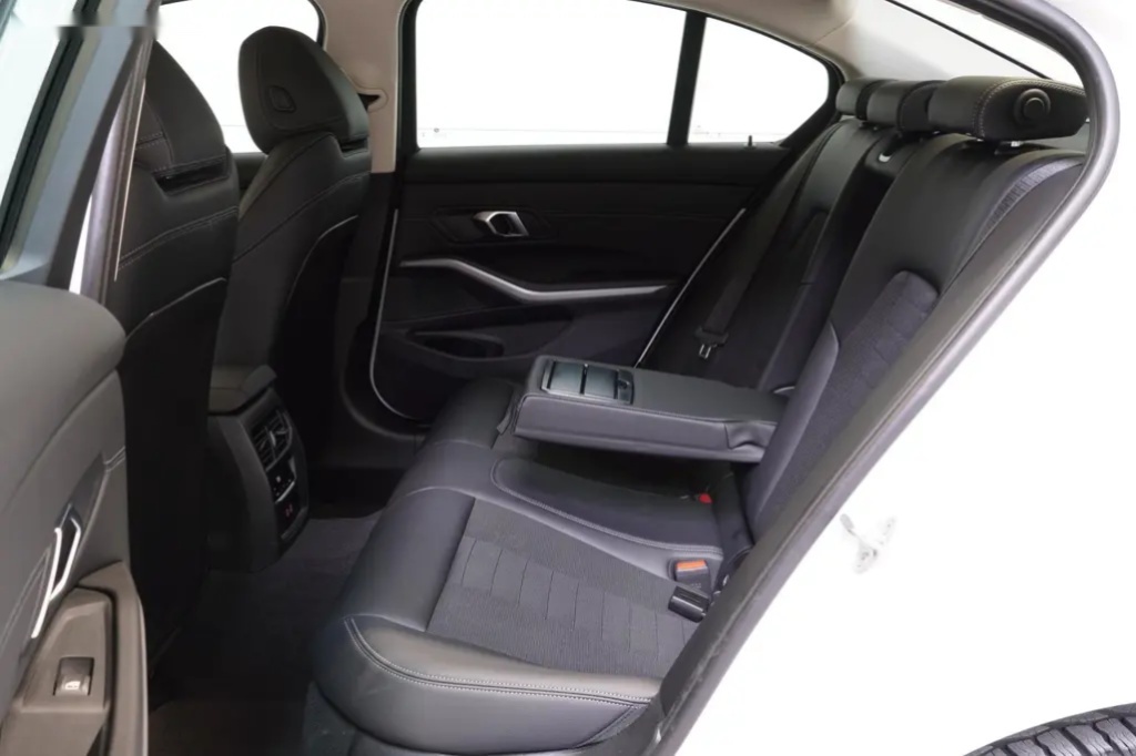 BMW Řada 3, 318i,Advantage,115kw,Led,ČR, - 18