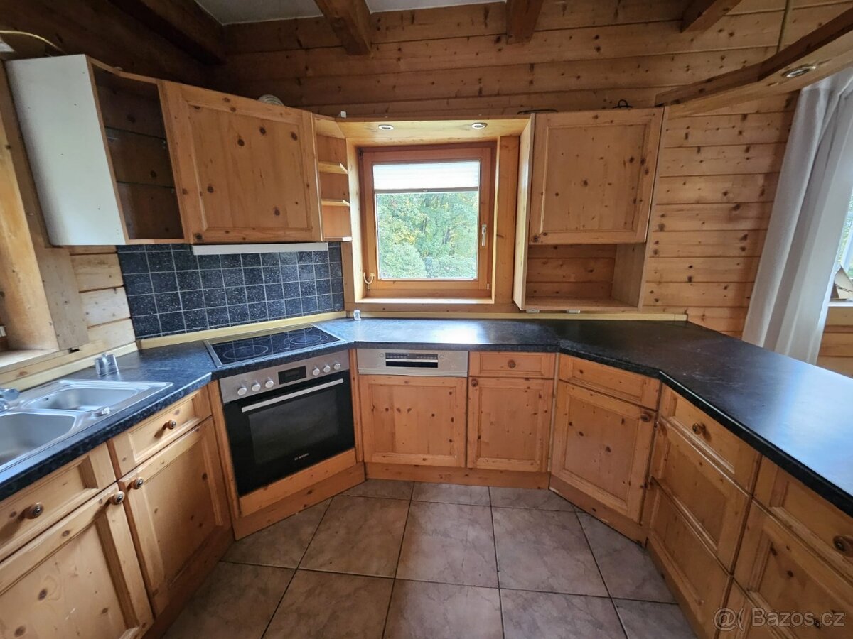 Masivní kuchyňská linka z Německa se spotřebiči - 18