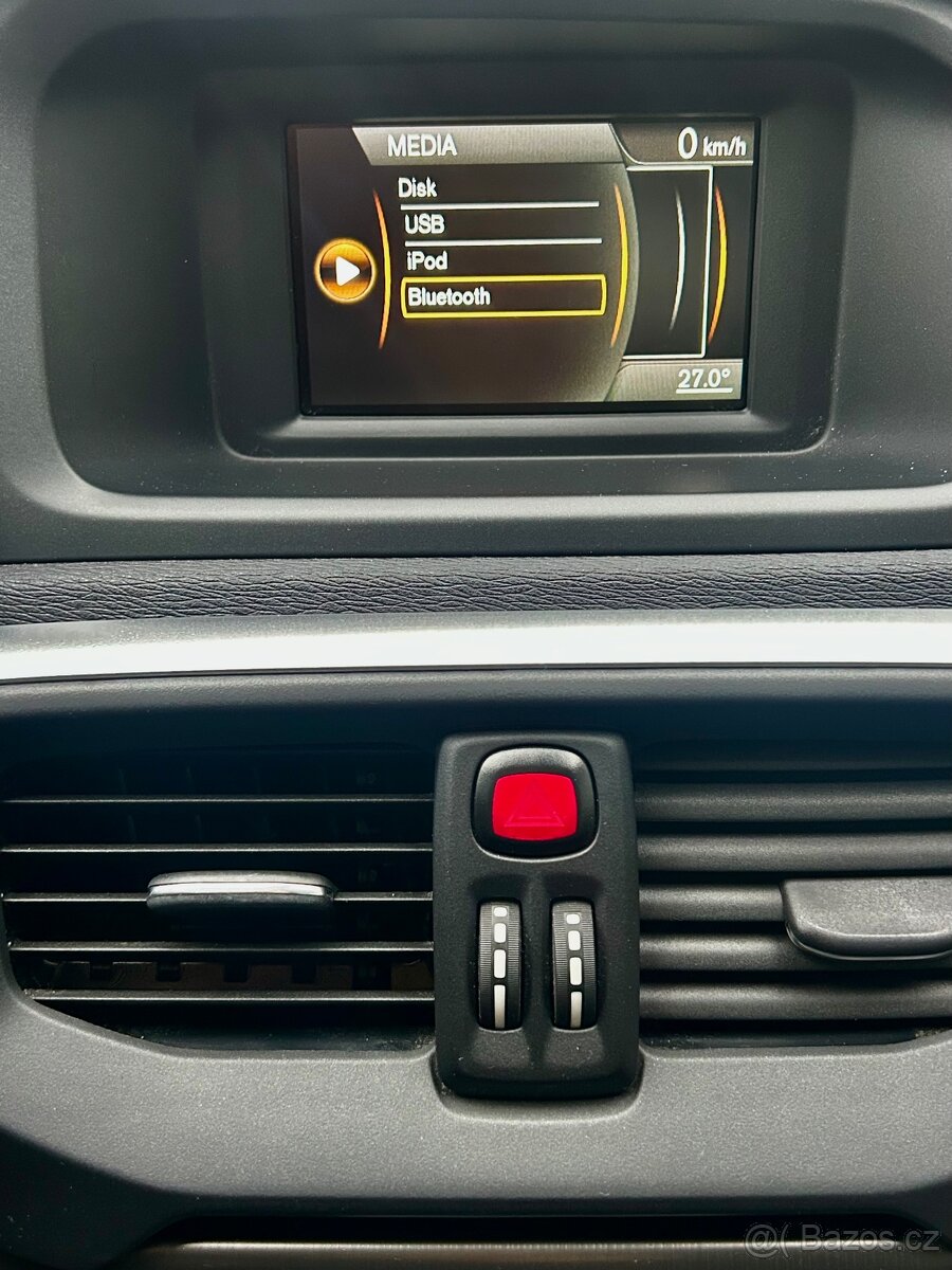 VOLVO V40 1.6T2 BENZIN-Bi XENON-COCKPIT-PDC-SERVISKA - 18