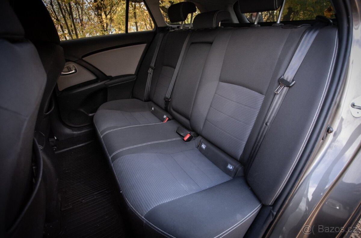 TOYOTA AVENSIS Combi 2.0 105kW 2017 - 18