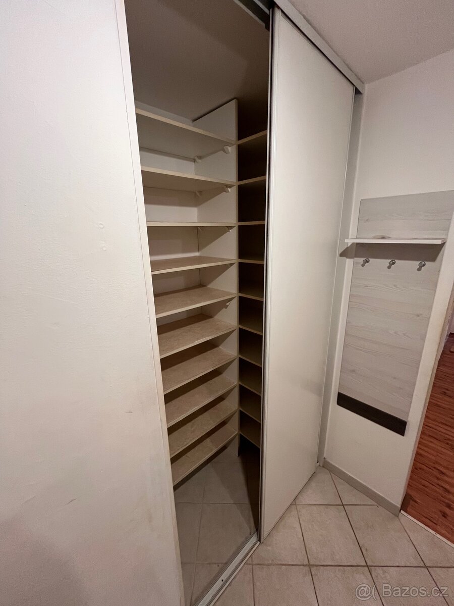 ZDARMA ZA ODVOZ KUCHYNĚ, DVĚRE, NÁBYTEK, SPOTŘEBIČE, SKŘÍNĚ - 18