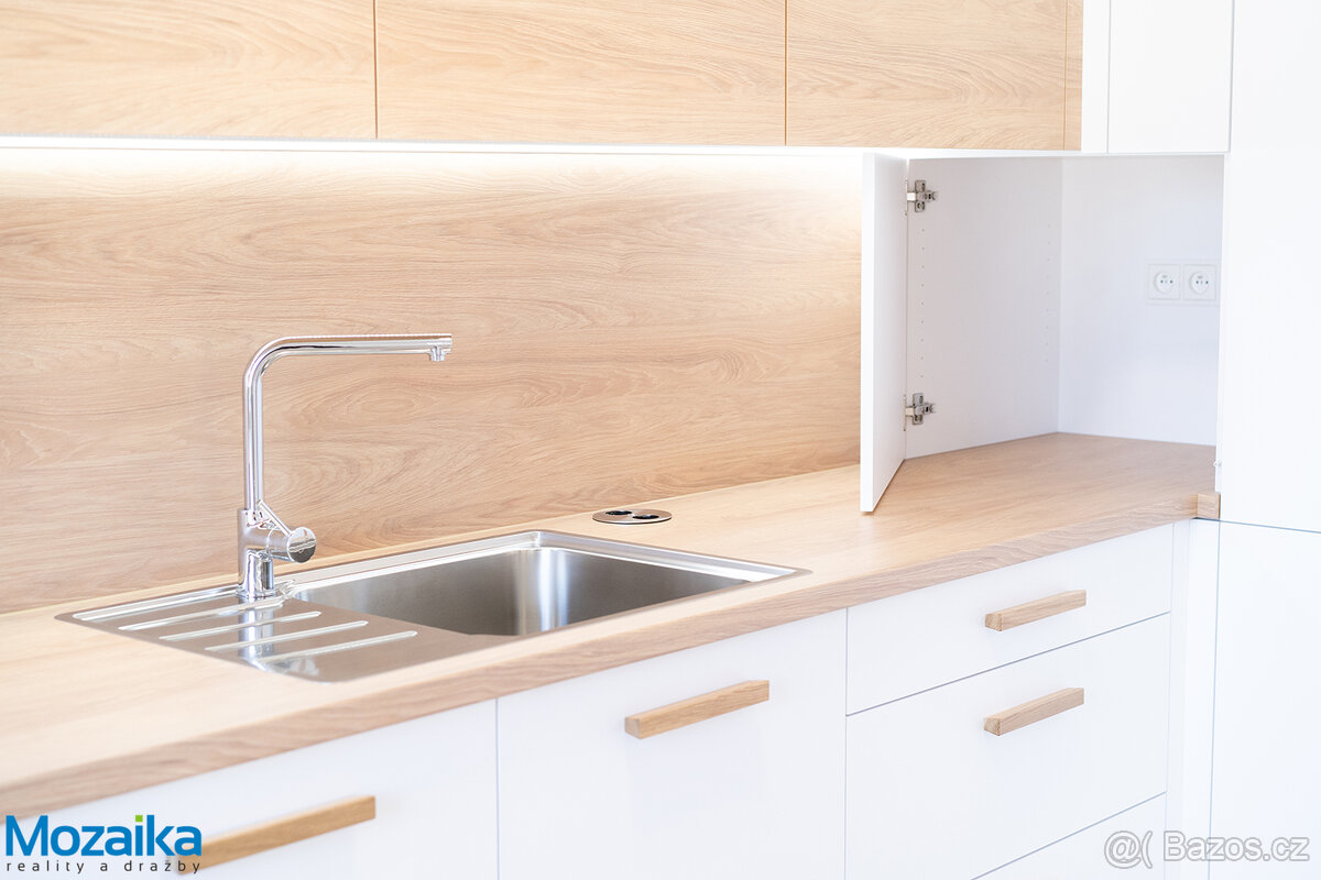 Pronájem bytu 3+kk + pokoj bez okna, po rekonstrukci, na nám - 18