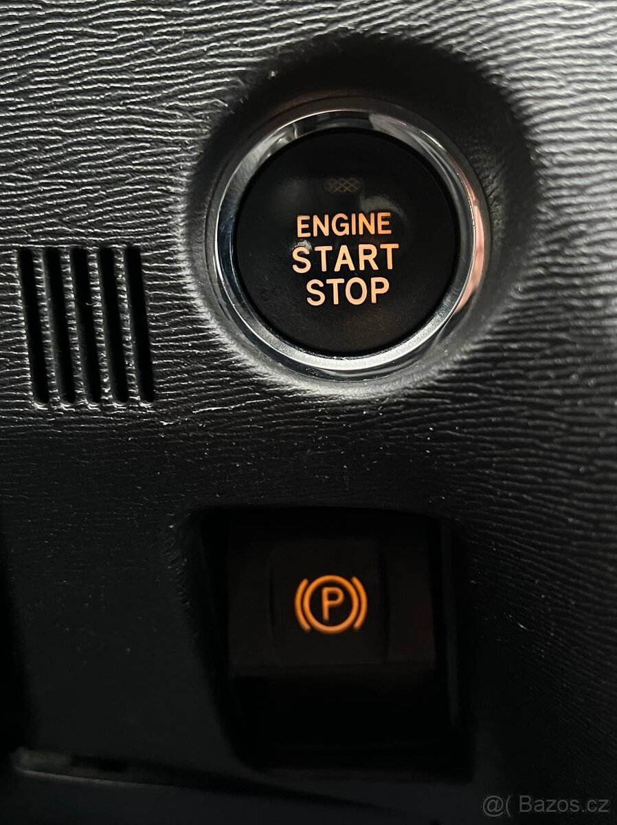 TOYOTA AVENSIS 2.2 D-4D 110 kW • 2011 • BOHATÁ VÝBAVA - 18