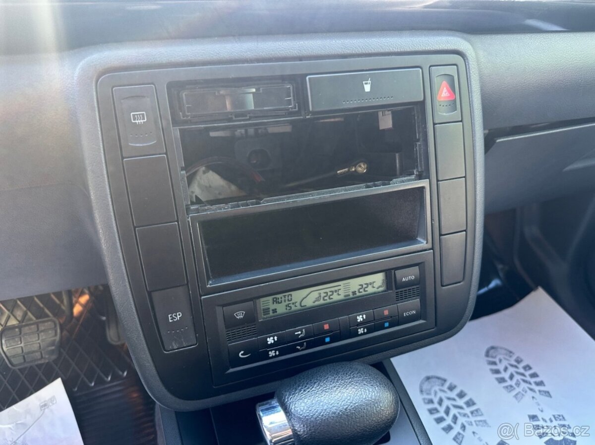 Prodáme Volkswagen Sharan 2.0i 85kw Automat - 18