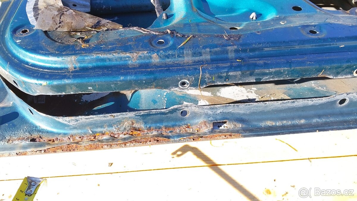 Ford Ranger: Dveře LZ zelené 1tis - 18