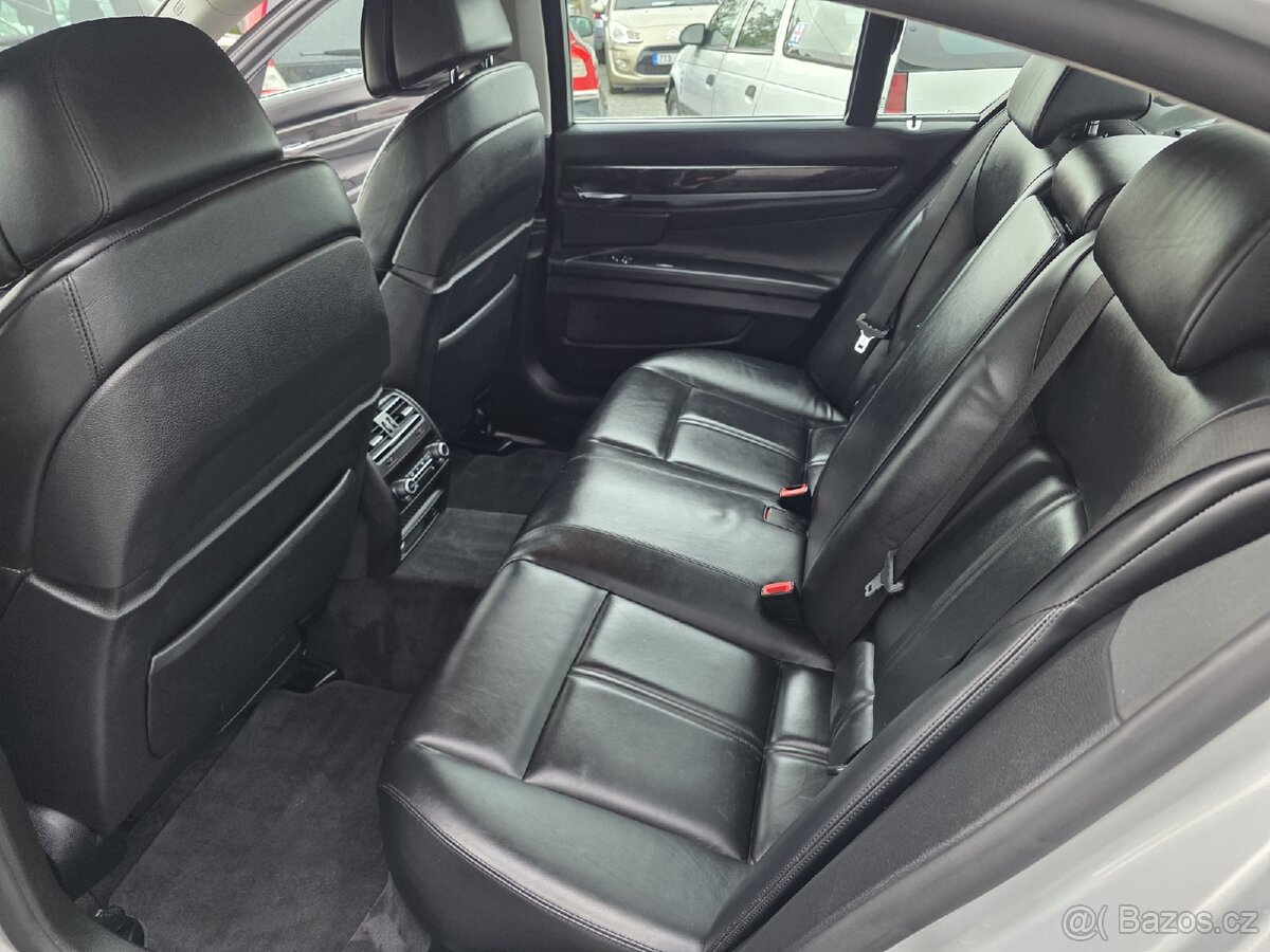 BMW Řada 7 740D X-Drive - 18