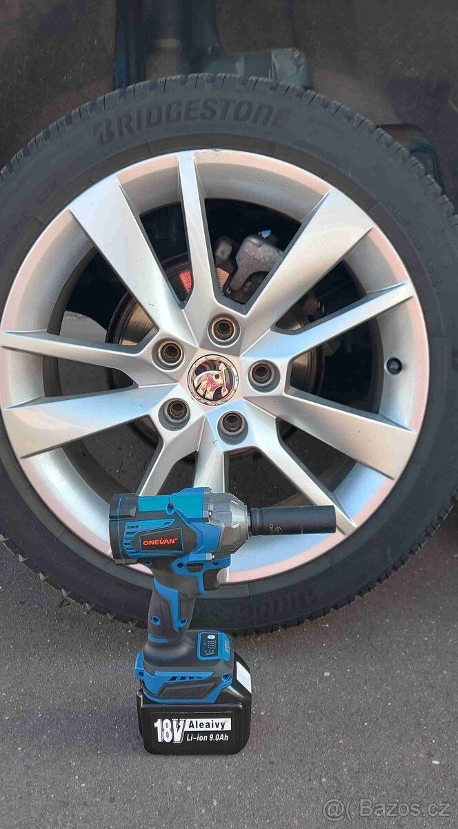 Rázový Aku utahovák-ONEVAN,Gisam, pro Aku Makita baterie 18V - 18