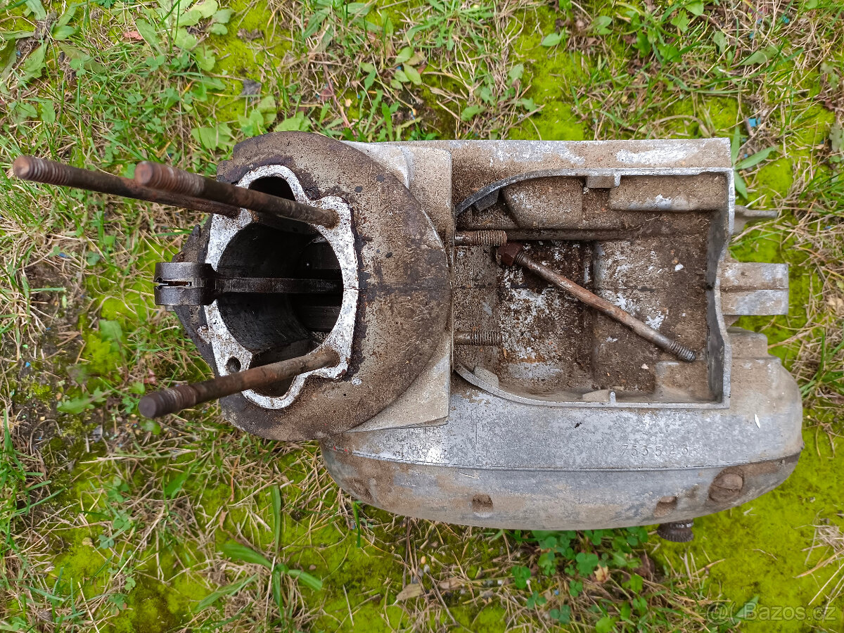 Starý motor na motocykl jawa čz typ 356 175 - 18