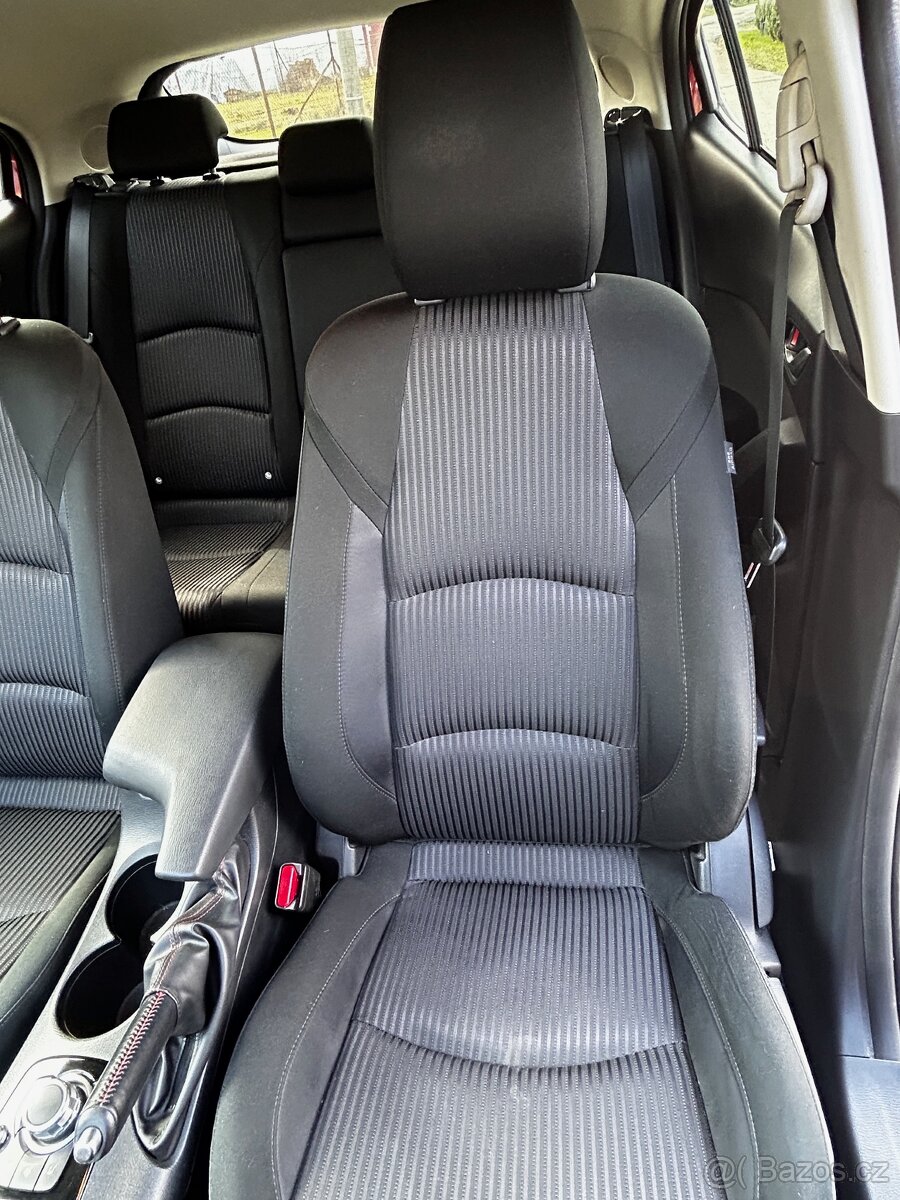 Mazda 3 2.0 Skyactiv G (121 kW) • Revolution • 2015 - 18