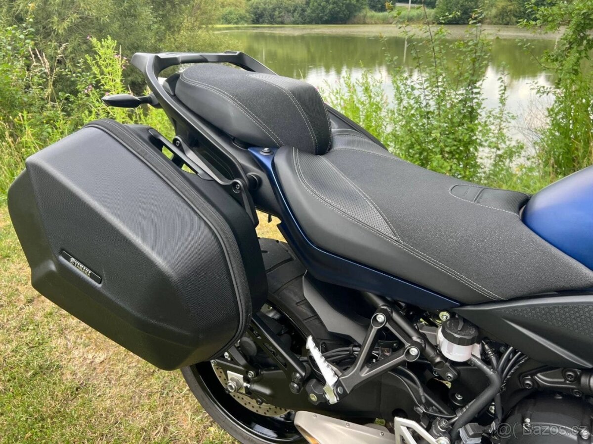 Yamaha Niken GT 2.299 km - 18