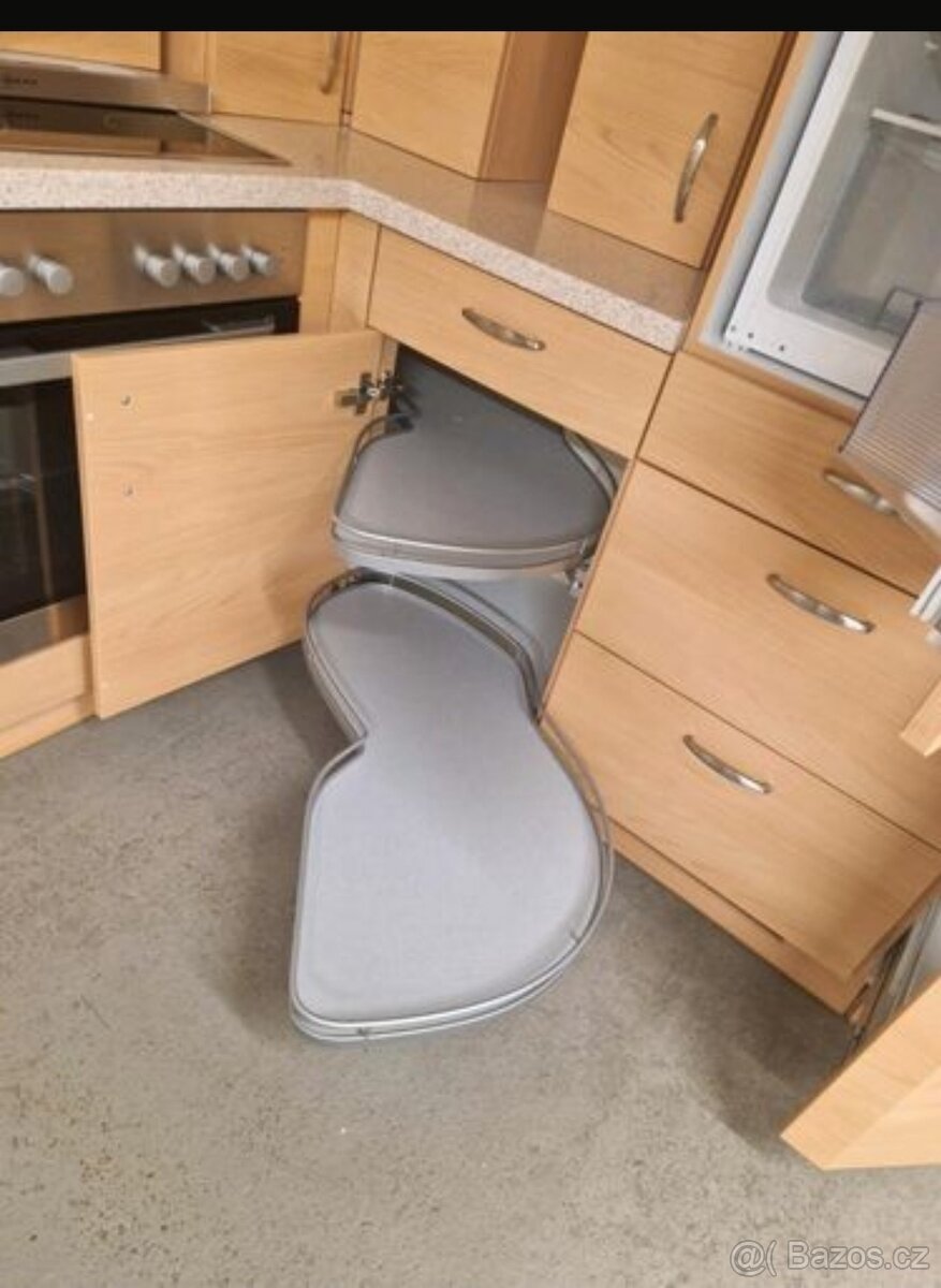 Kuchyňská linka z Německa se spotřebiči - 18