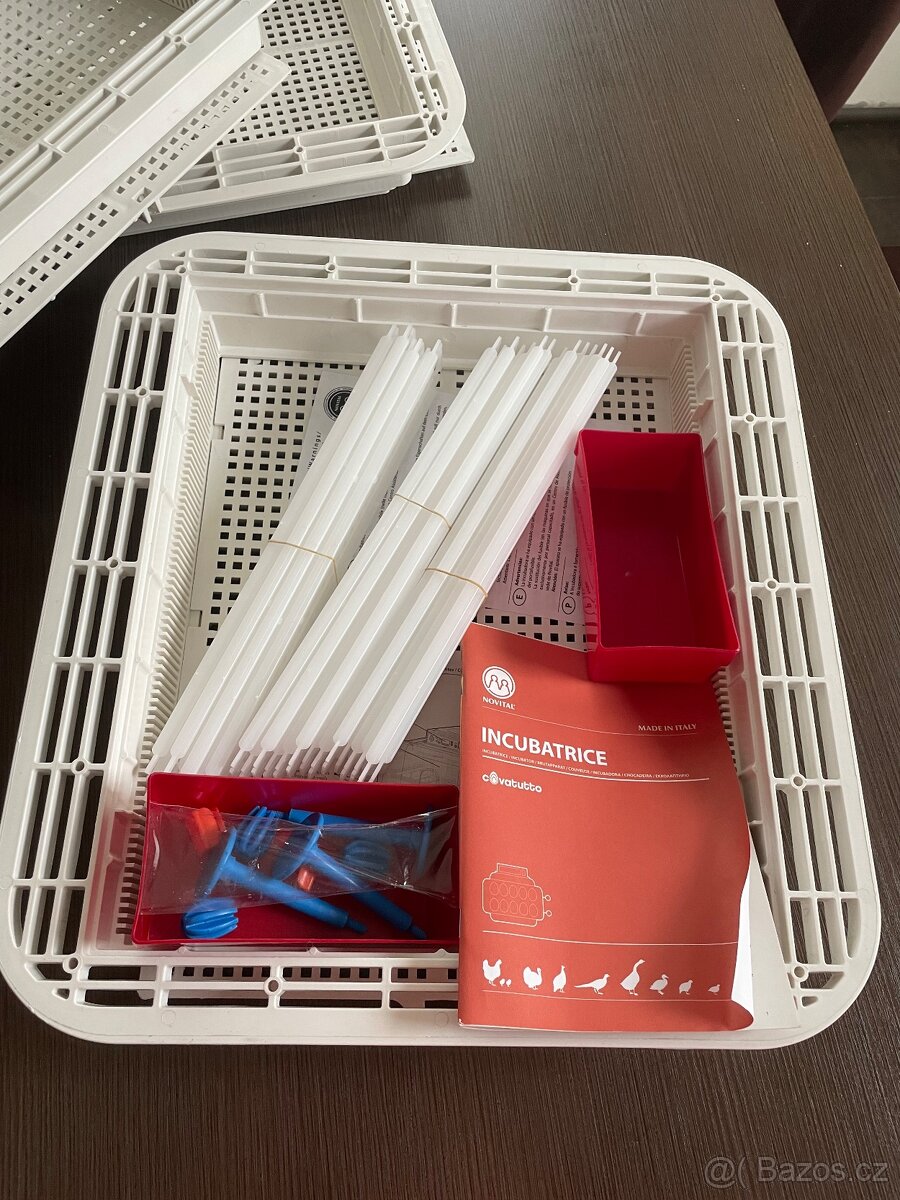 Covattuto poloautomatická líheň na 162 vajec - 18