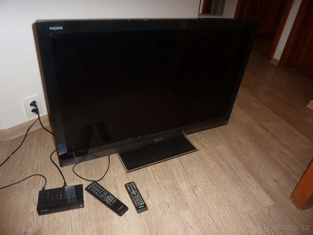 TV SHARP LC-40LE705E + set top box EVOLVE OMEGA T2 - 18