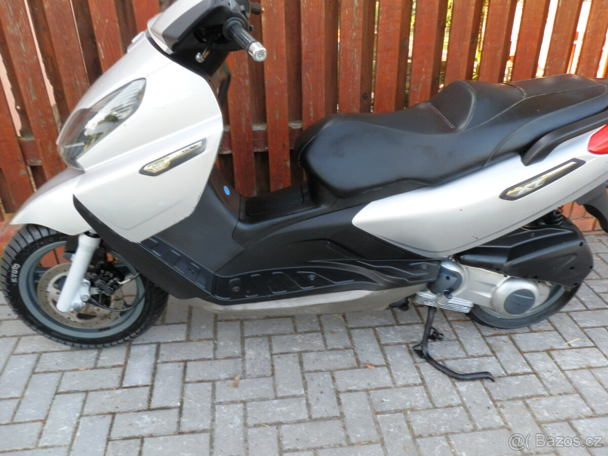 Piaggio X7 125 - 18