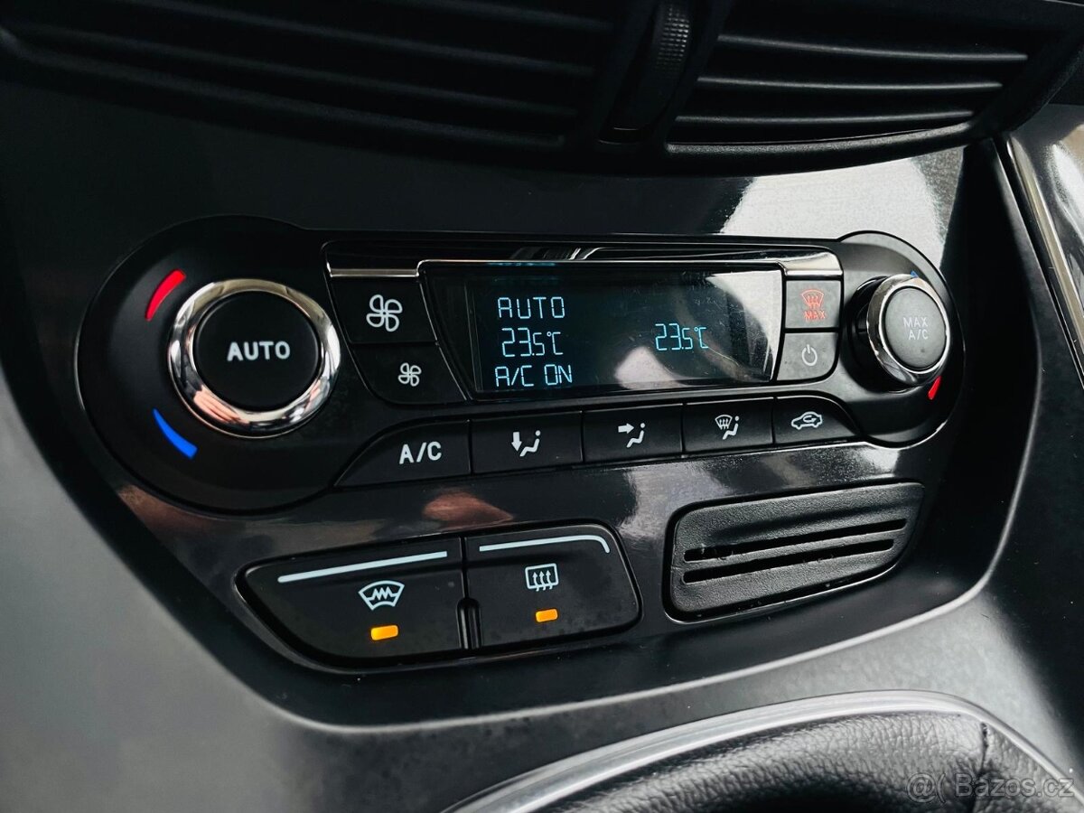 Ford Kuga 2.0TDCi 4x4 MANUÁL VÝHŘEV SERVISKA TITANIUM - 18