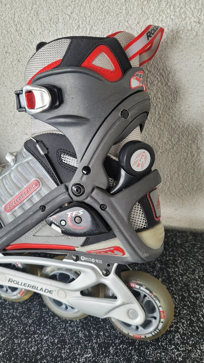Kolečkové brusle rollerblade vel.42 - 18