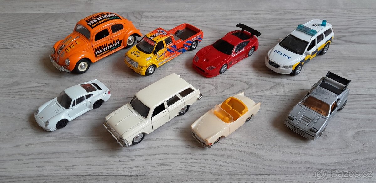 autíčka - modely MIX větší - obyčejné i značkové - 18