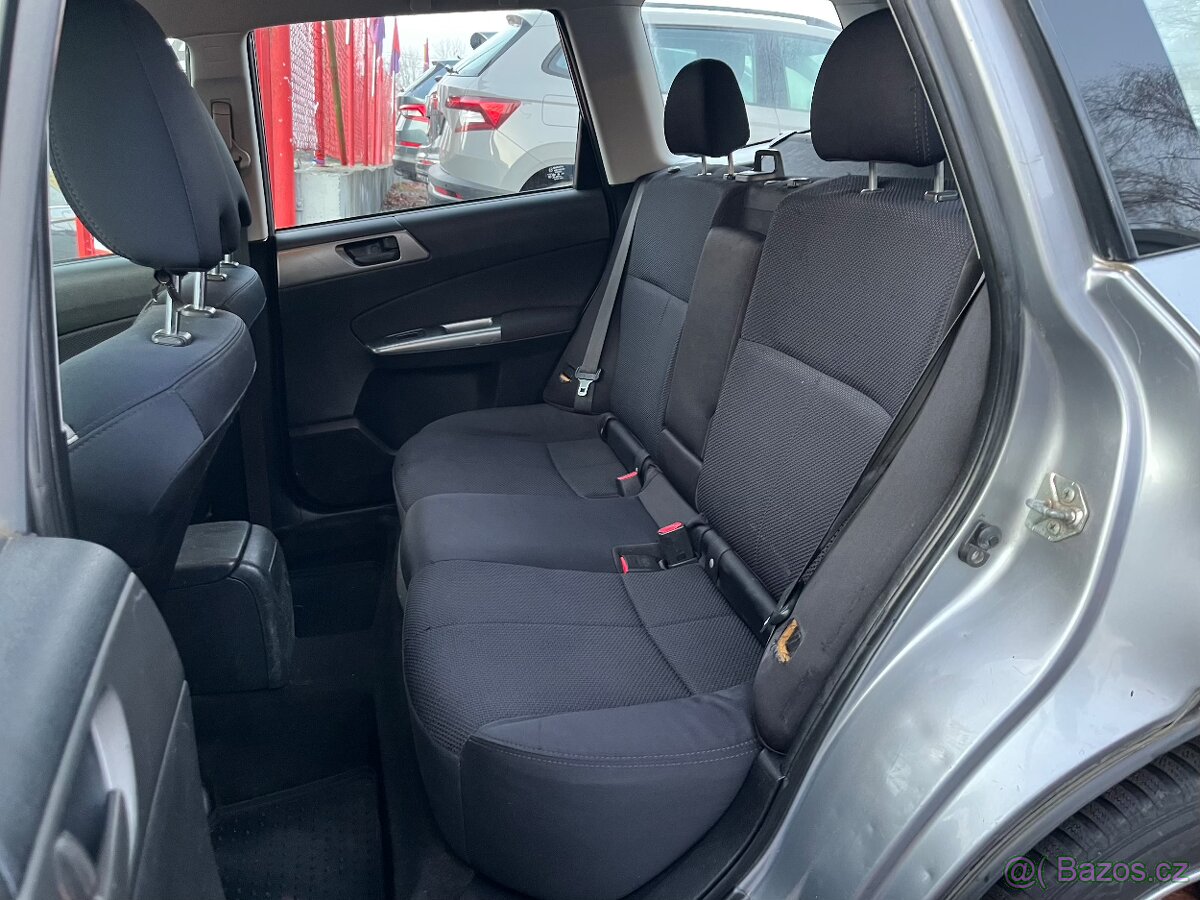 Subaru Forester 2.0i XS • 8/2011 • 110kw • Původ ČR - 18