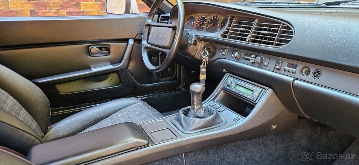 1991 Porsche 944 S2 - 18