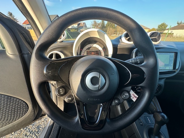 Smart Fortwo EQ Elektro 22kw NAVIGACE DPH - 18