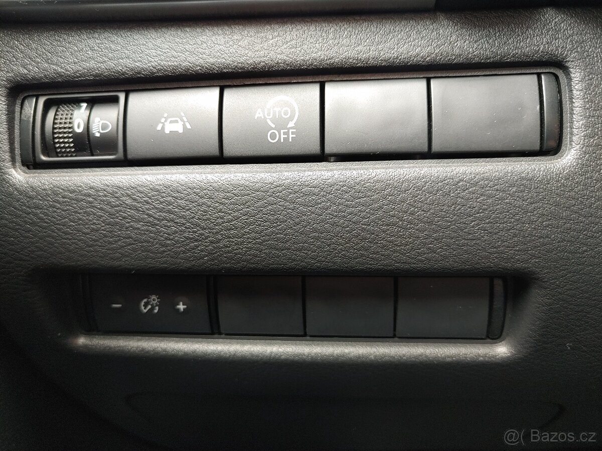 NISSAN Qashqai 1.3 - 18