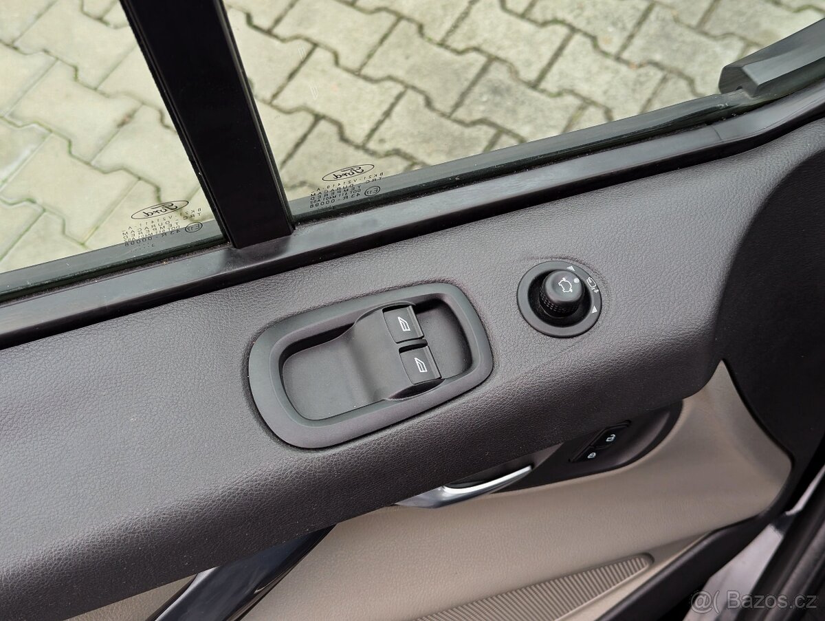 Ford Tourneo Custom TITANIUM 2.2 TDCi 114kW 8 MÍST, KAMERA - 18