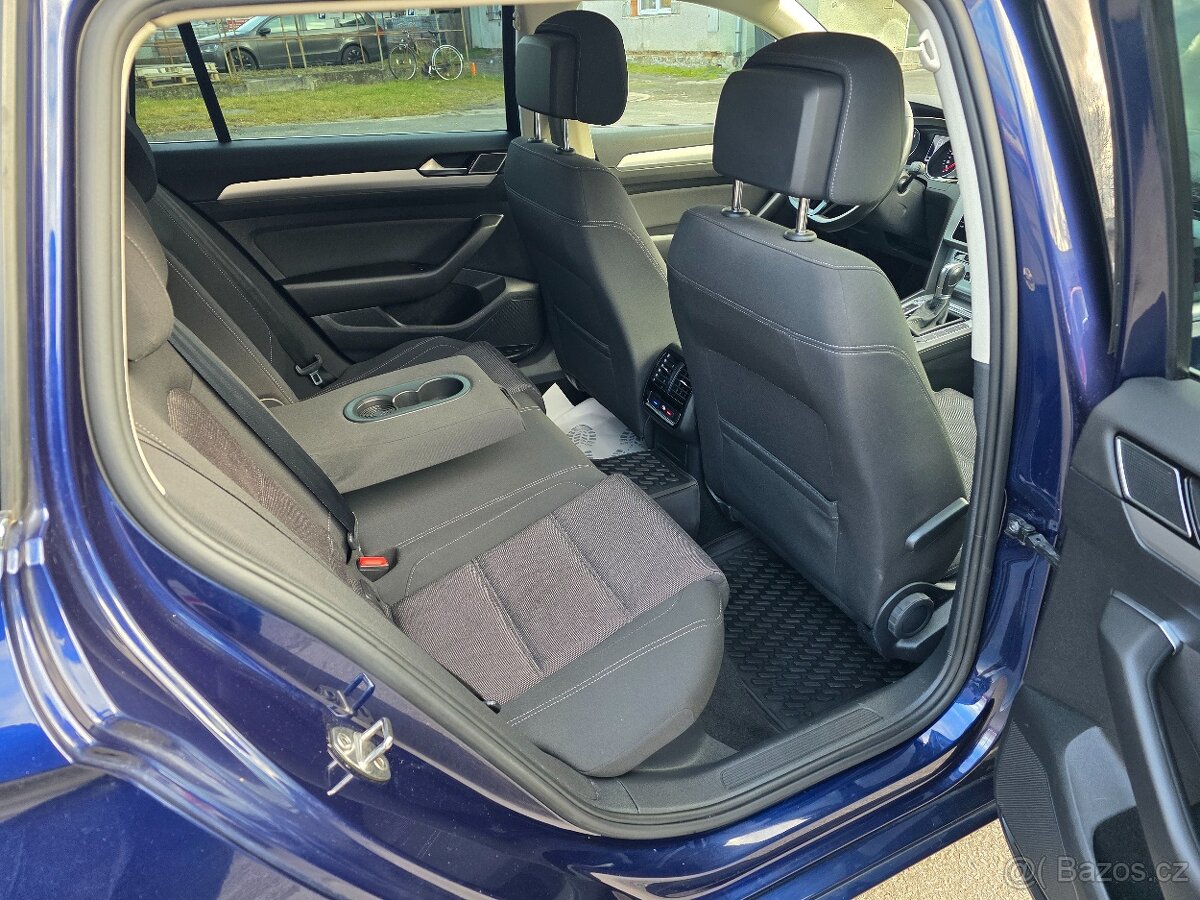 VW Passat variant 2,0TDi 150PS Comfortline vč.DPh - 18