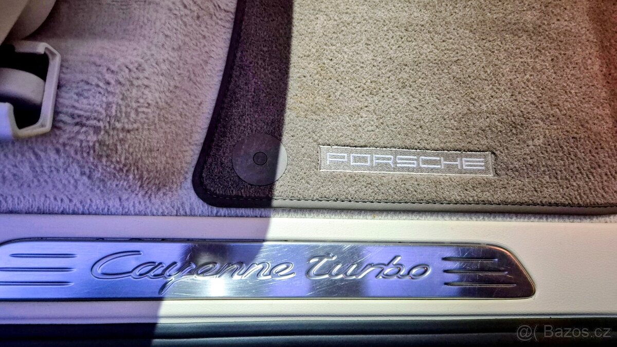 Porsche Cayenne - 18