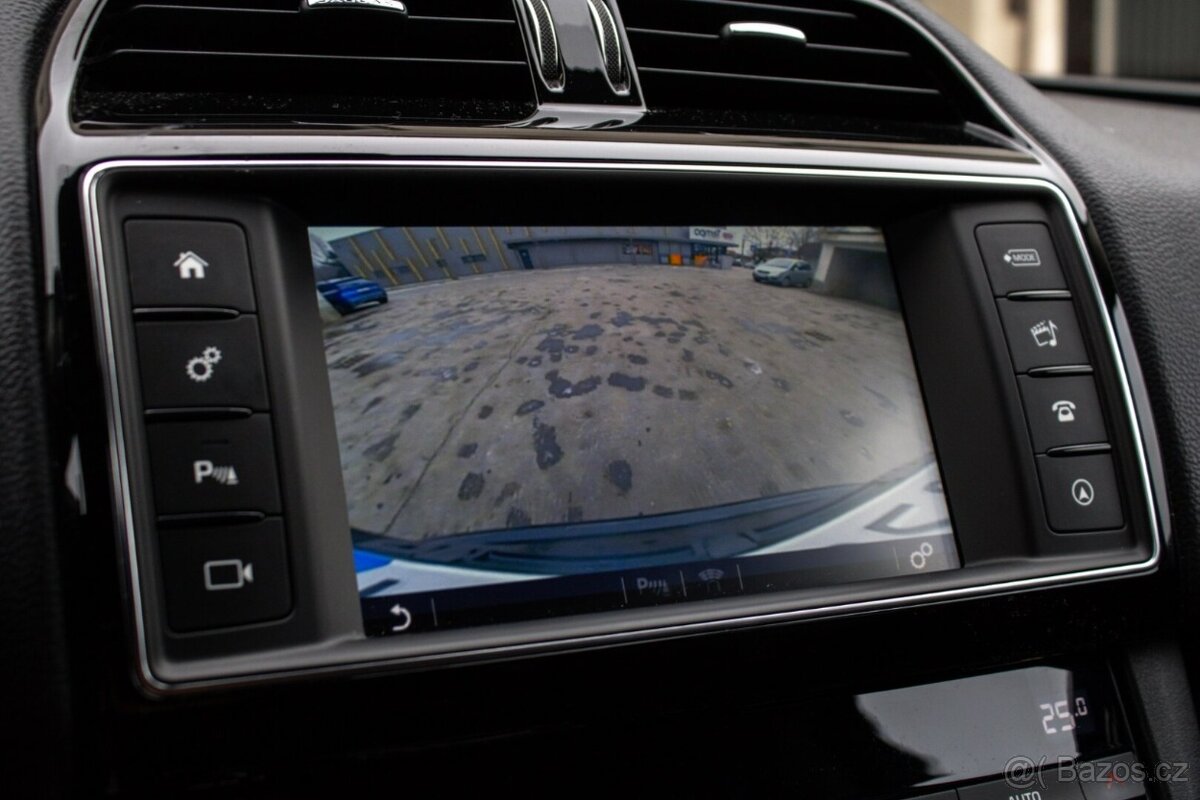 Jaguar F-Pace 2.0D 132kw 4x4 AT/8 2018 - 18