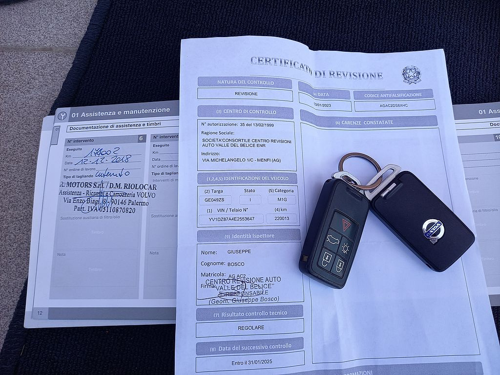 Volvo XC60, 2.4D5 120k 4x4+klima+Manual+ROZVODY - 18