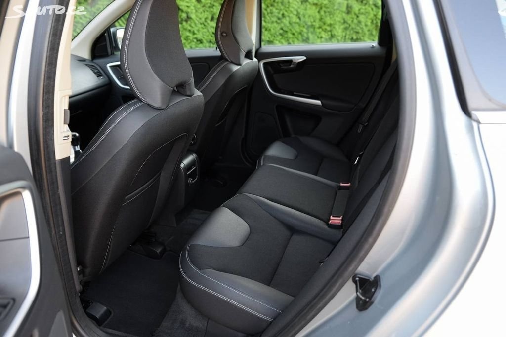 Volvo XC60 2.4 D3 MANUÁL - 18