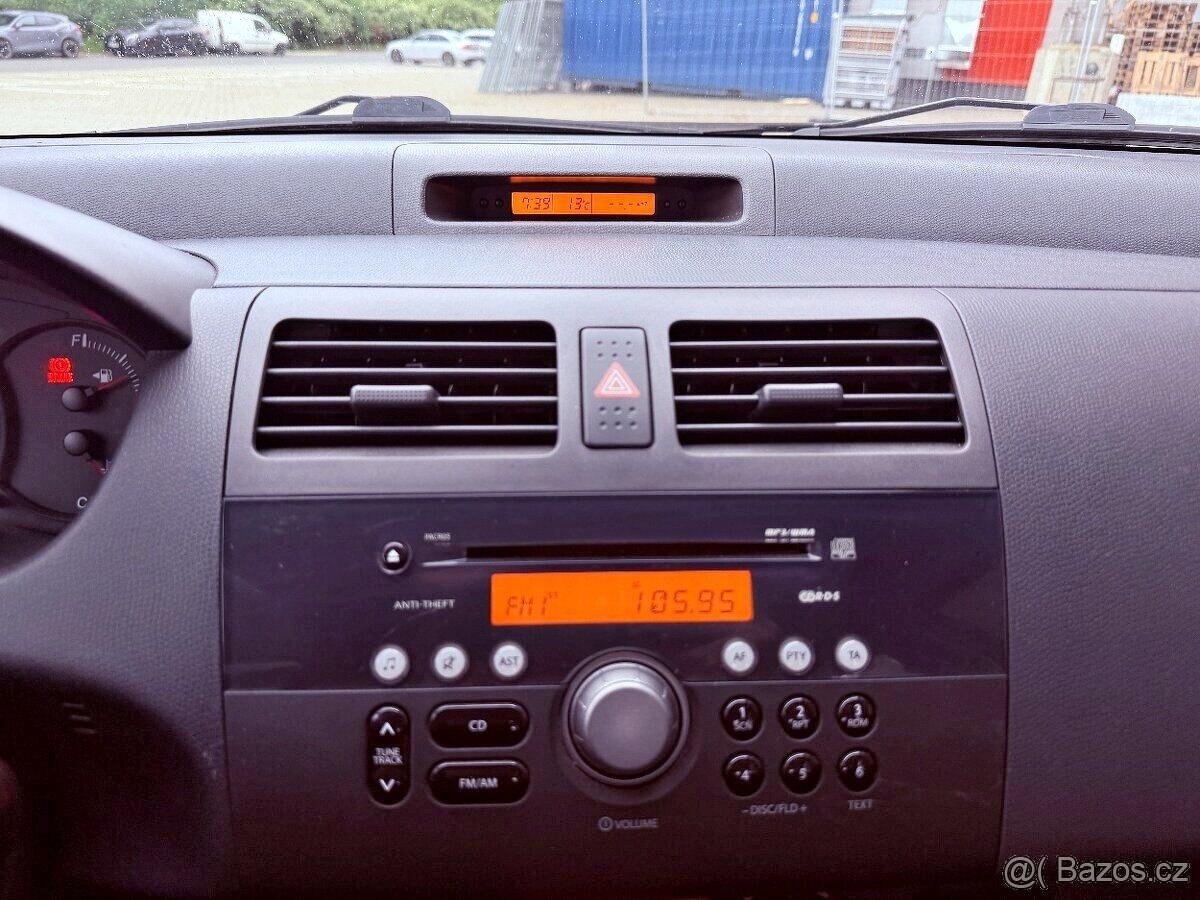 SUZUKI SWIFT 1.3i 67kW 4x4 9/2007, Klima, Nová STK 2027 - 18