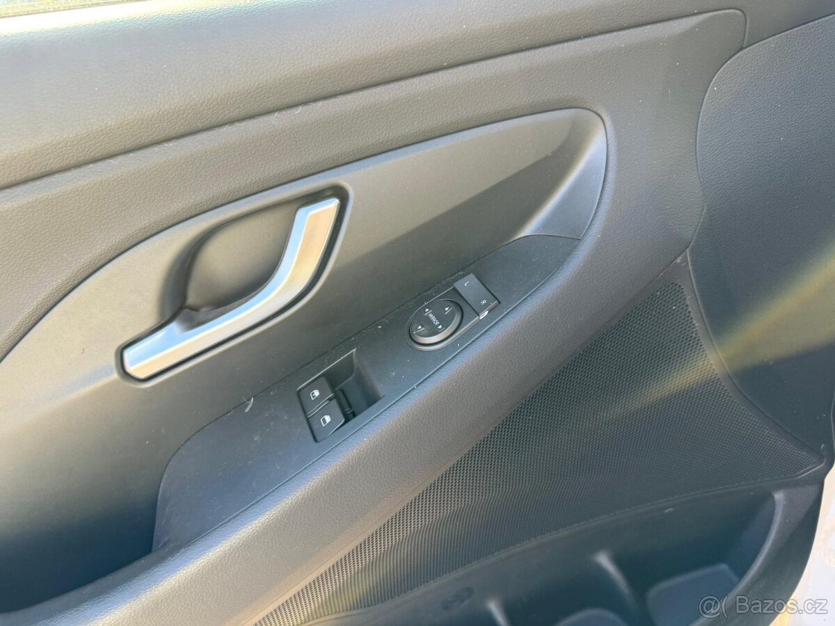 Hyundai I30 1.5i 2023. 43TKM Ceske doklady rv 6/2023 1.5i 80 - 18