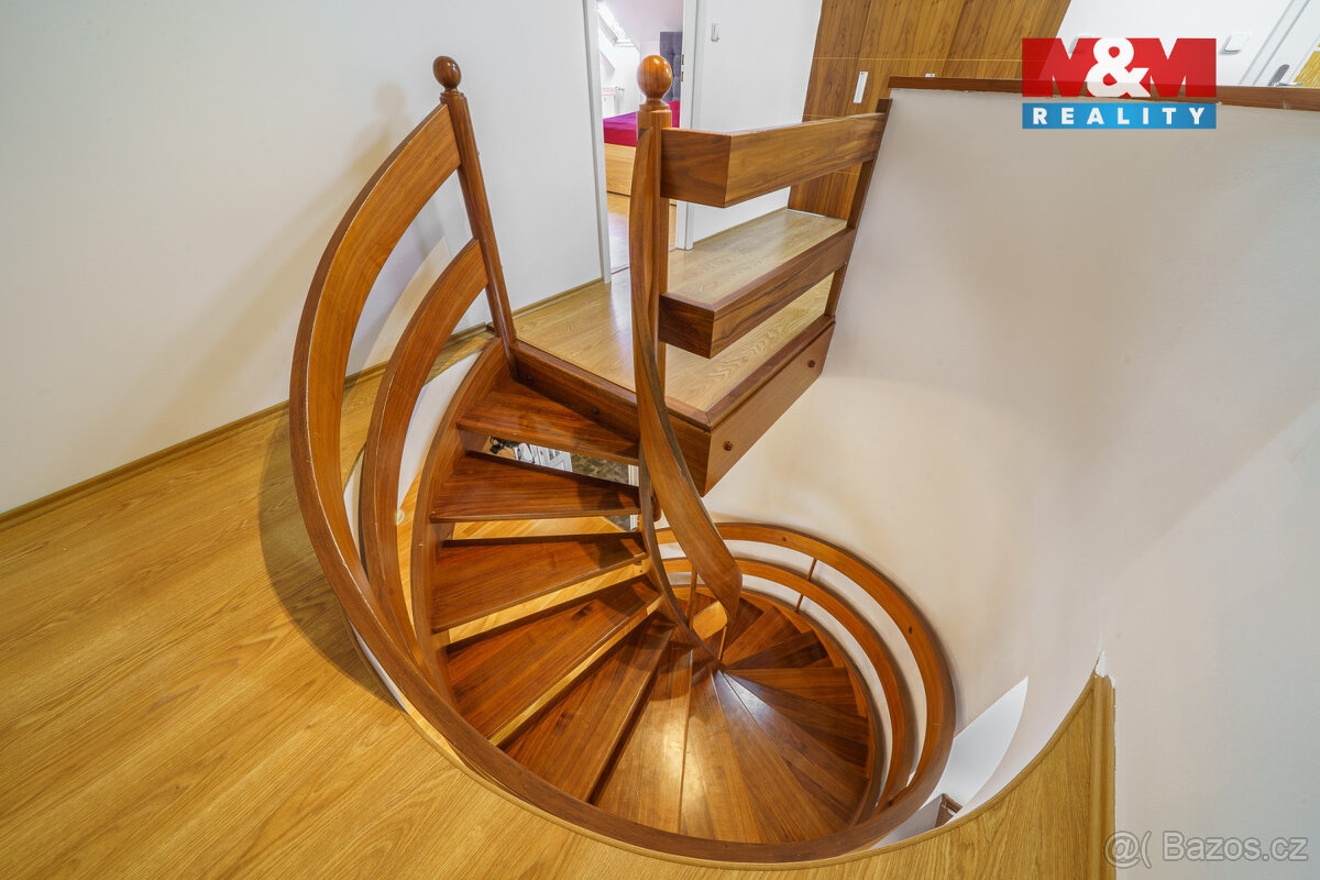 Pronájem rodinného domu, 244 m², Karlovy Vary, ul. Motýlí - 18