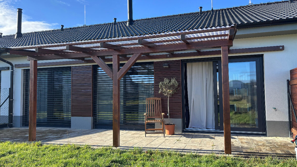 Atraktivní řadový dům 104 m2 s parkovacími místy - 18