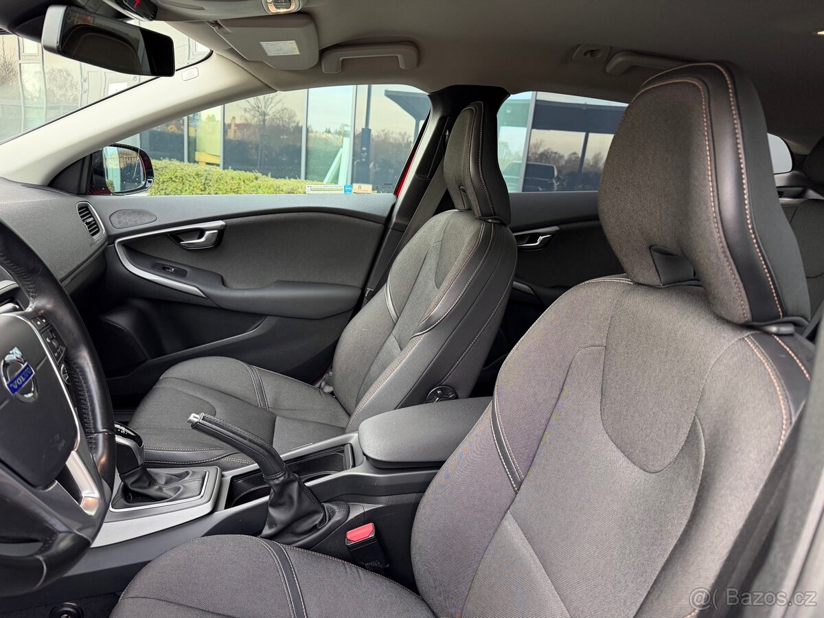 Volvo V40 Cross Country / T4 132 kW / automat / 4x4 - 18