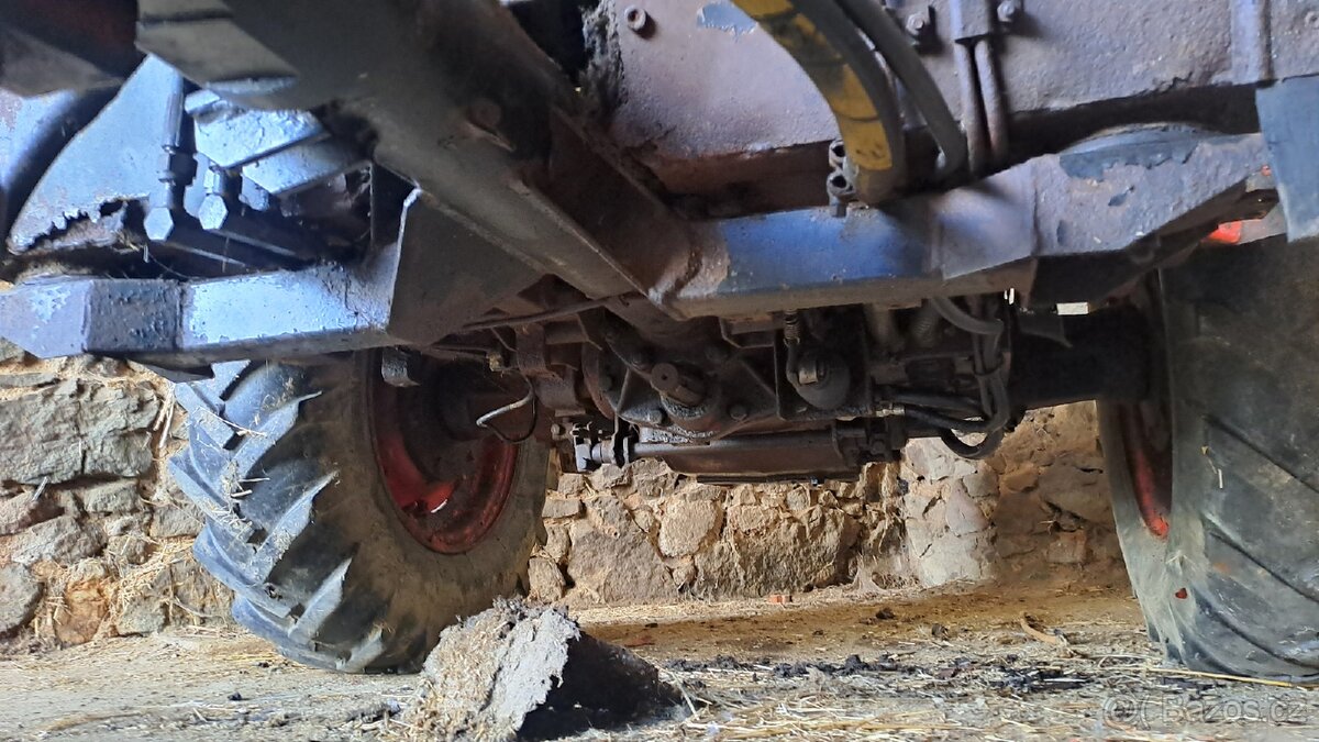 Prodám zadní část malotraktoru mt8 150 32 - 18