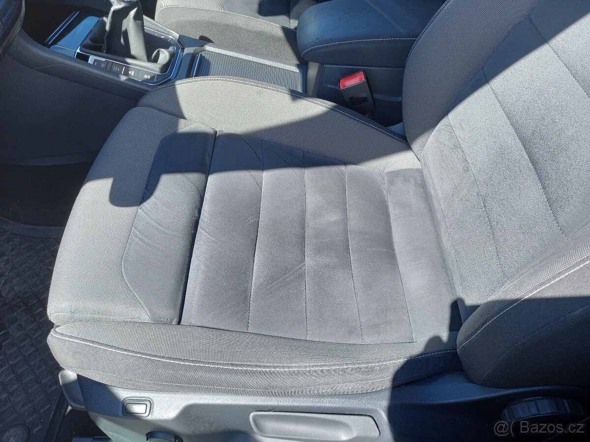 VW-GOLF SPORTSVAN 2,0TDI-150PS-BIXENON-HIGHLINE-NAVI-2015 - 18