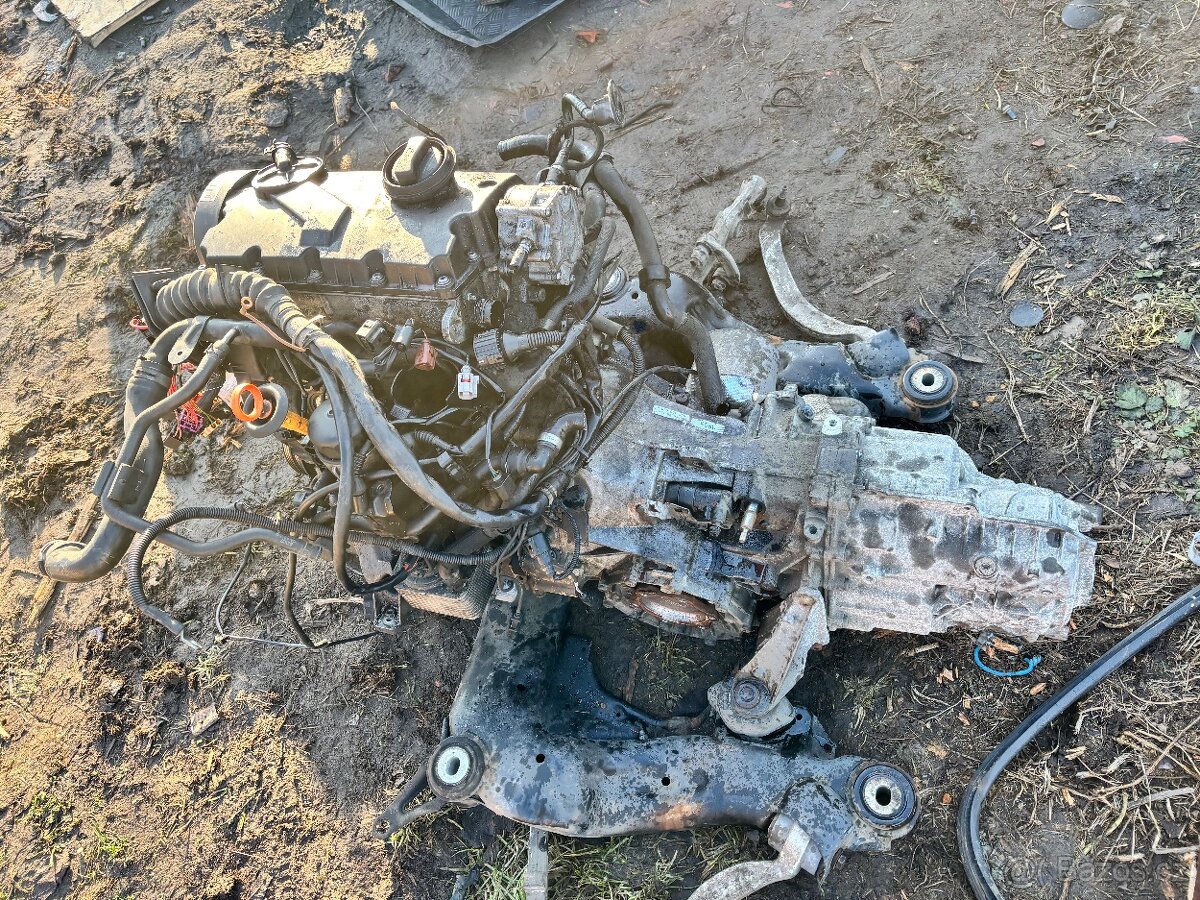 Škoda Superb 1 2.0tdi 103kw díly z vozu ihned - 18