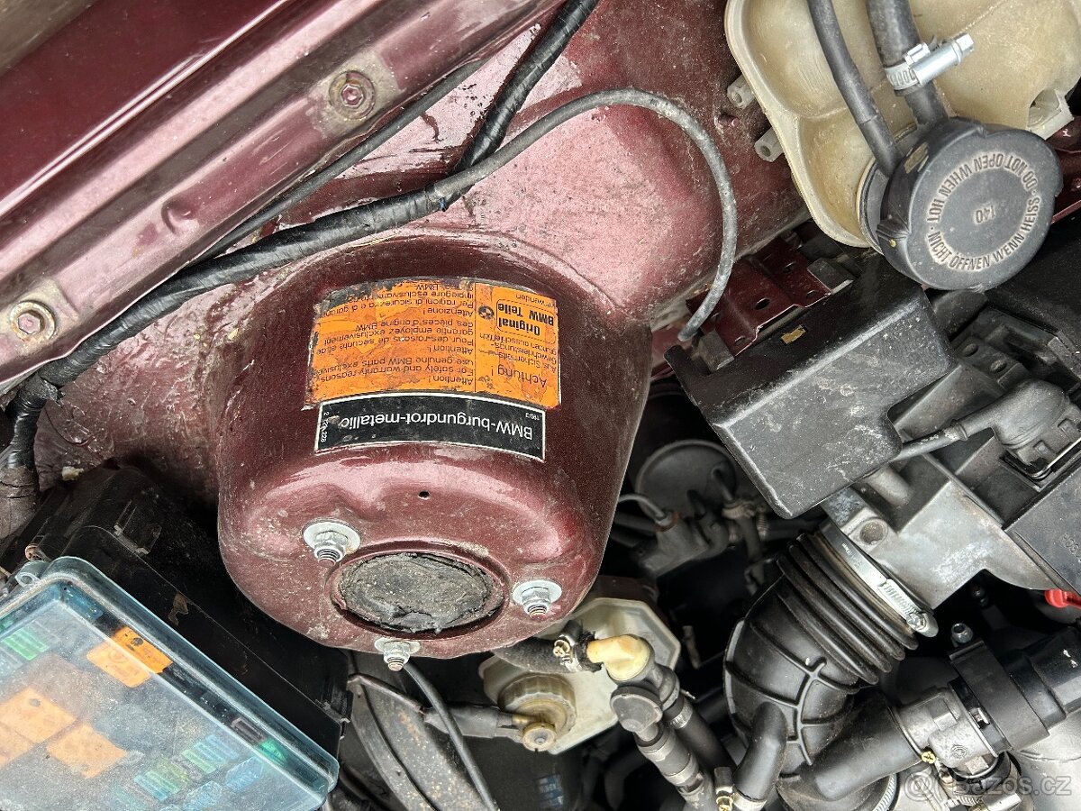 Prodám BMW e30 320i kupe - 18