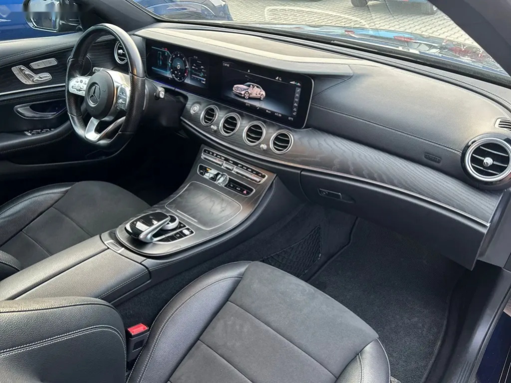 Mercedes-Benz Třídy E, AMG 4MATIC, DPH - 18