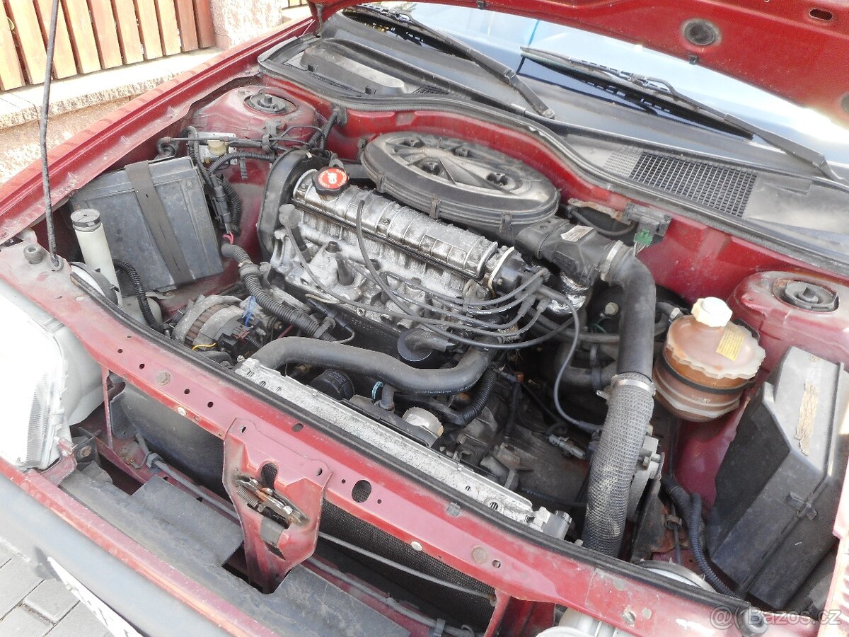 Renault 19 I tmavě červená barva - 18