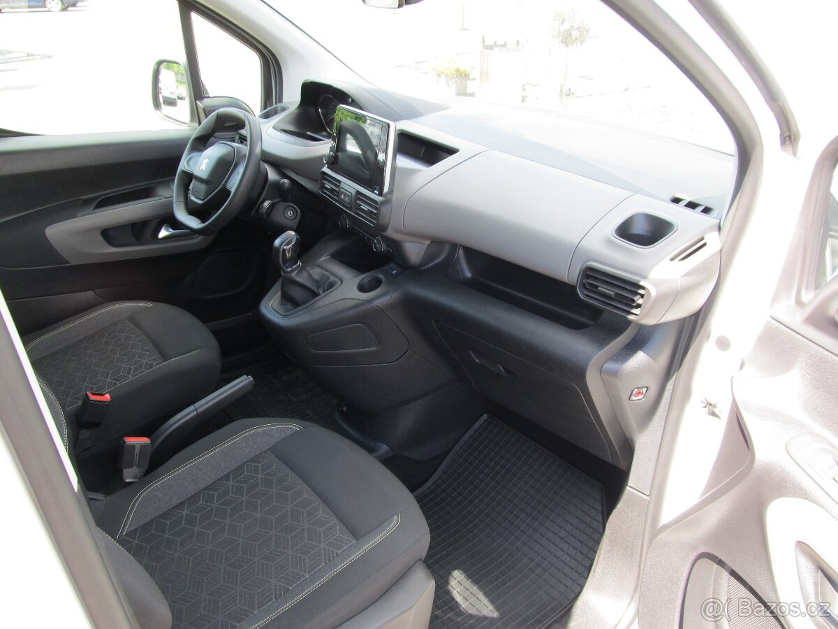 Peugeot Rifter 1.5 BlueHDi 5 míst ČR 1.maj - 18