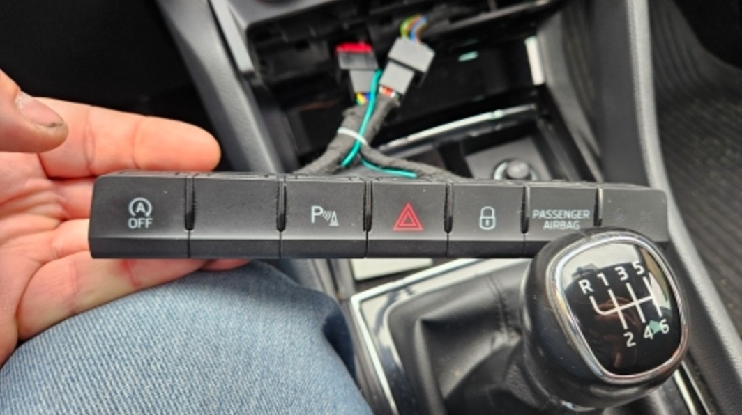 DEAKTIVATOR SYSTÉMU START STOP - 18