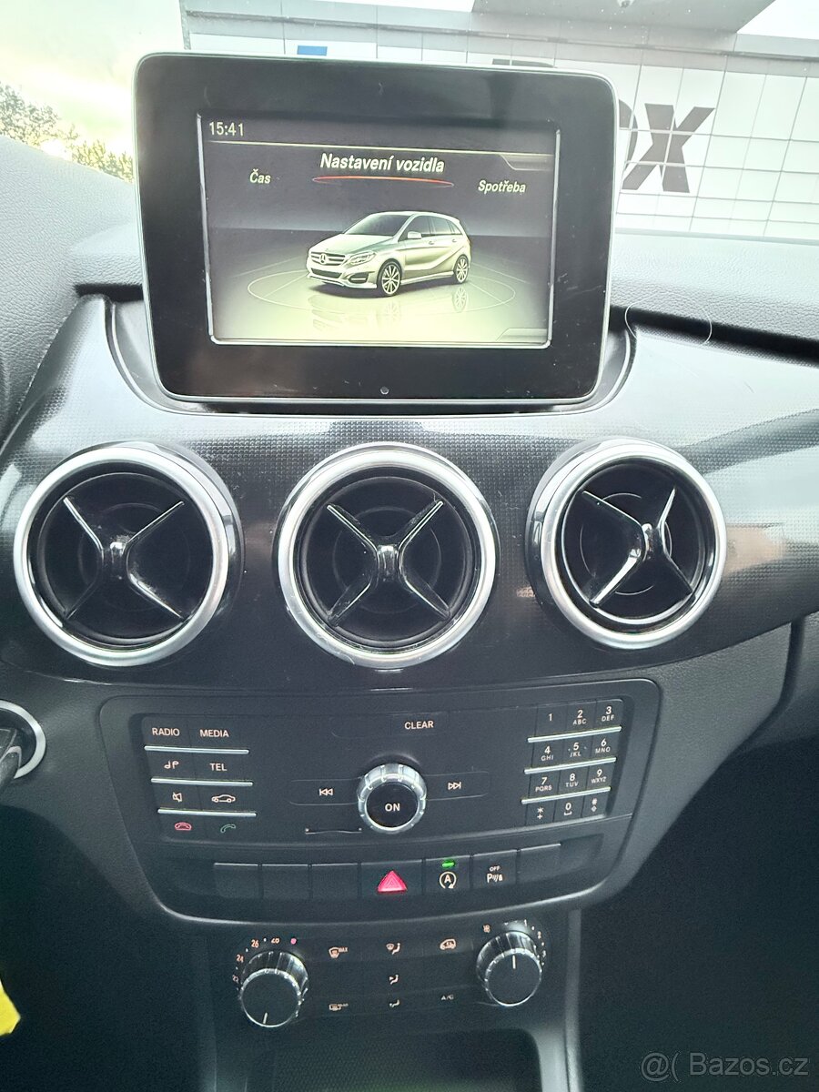MERCEDES BENZ B180 1.6 BENZIN 2015 - 18
