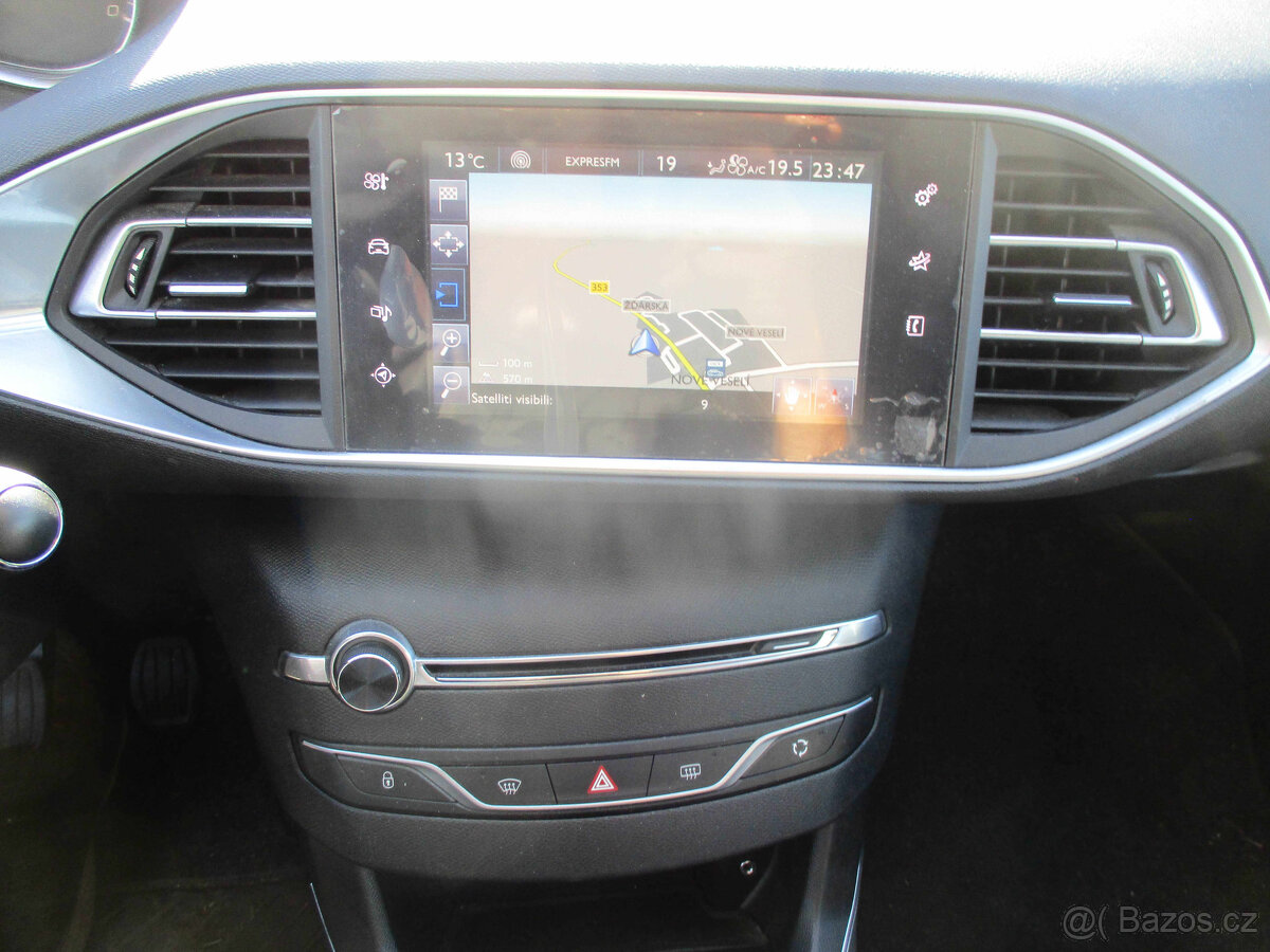 PEUGEOT 308 1,6HDi 88kw Allure EURO6 bez koroze 2017 - 18