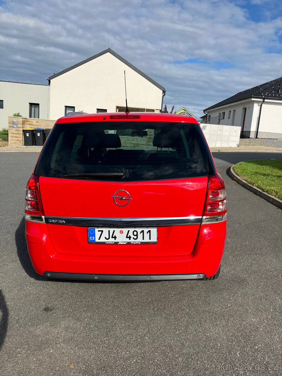 Opel Zafira B 1.8 16V Cosmo, 7 míst, 2xKola, výbava - 18