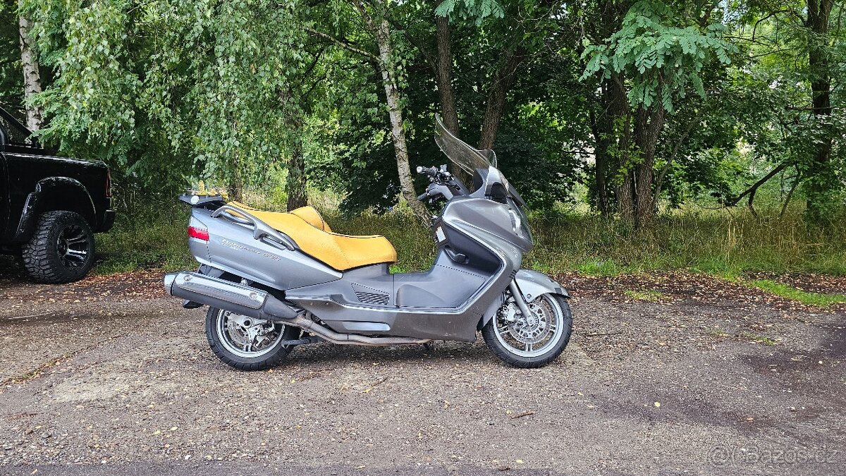Suzuki Burgman 650 Executive r.v. 2011 - 18
